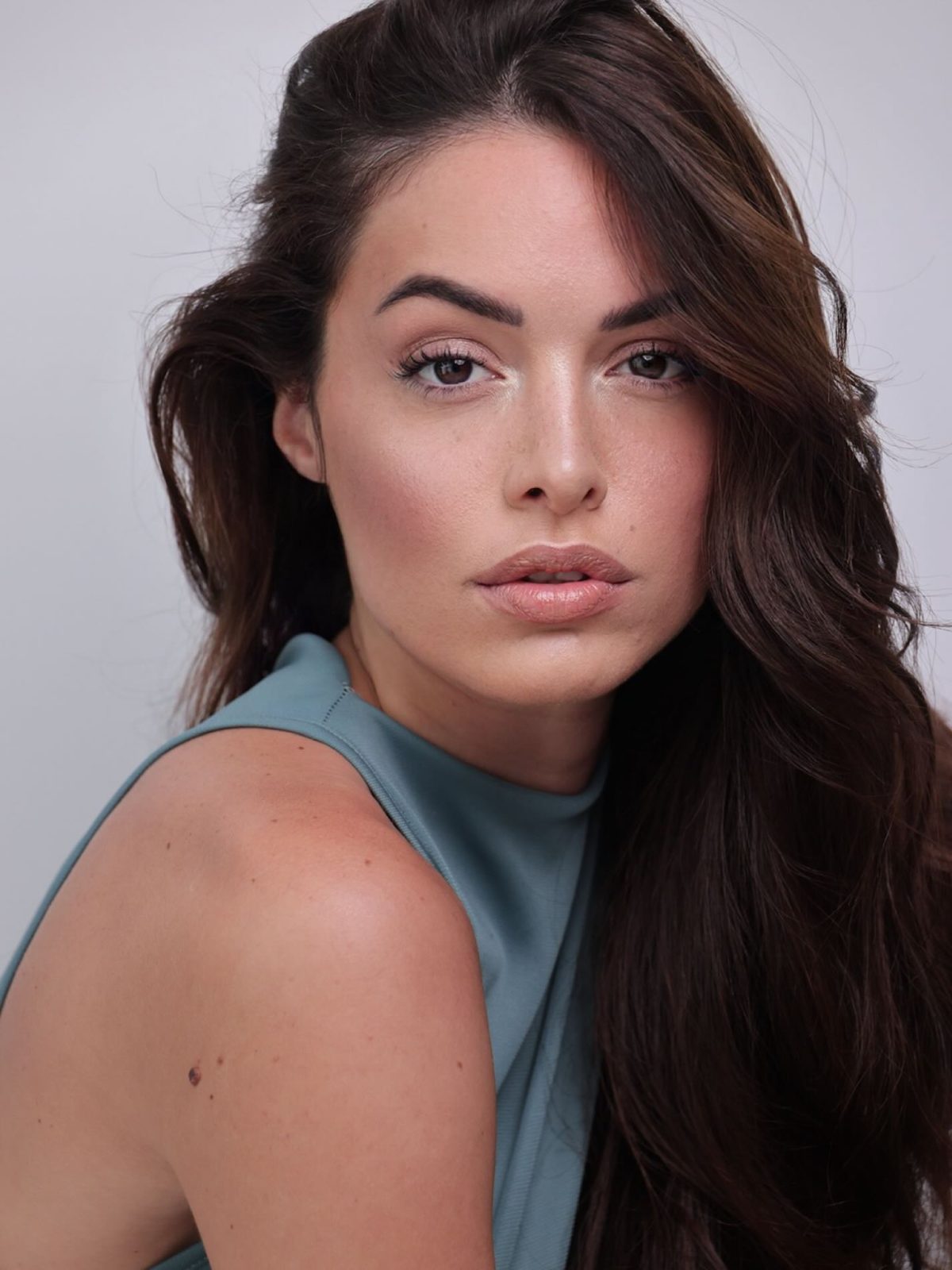ELENA — ritratto