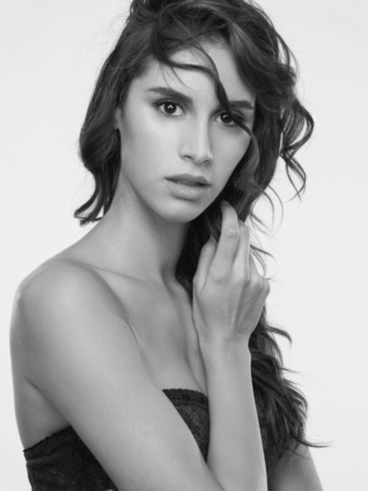 VERONICA F. — portfolio 8